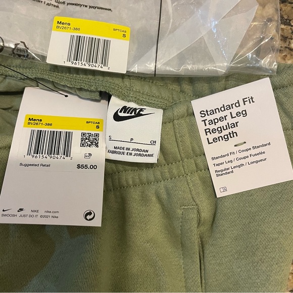 Nike Pants Nike Standard Fit Taper Leg Regular Length Jogging Pants